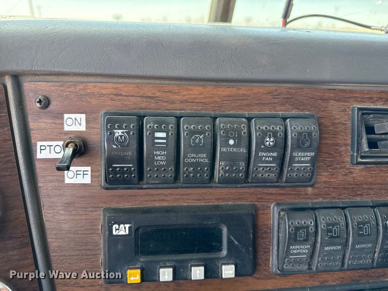image for item FC2309 1999 Western Star 4964EX semi truck