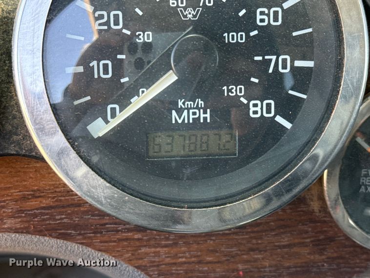 image for item FC2309 1999 Western Star 4964EX semi truck