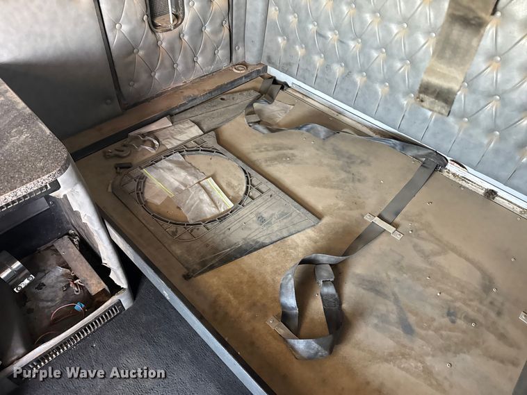 image for item FC2309 1999 Western Star 4964EX semi truck