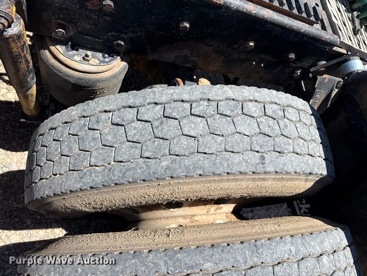 image for item FC2309 1999 Western Star 4964EX semi truck