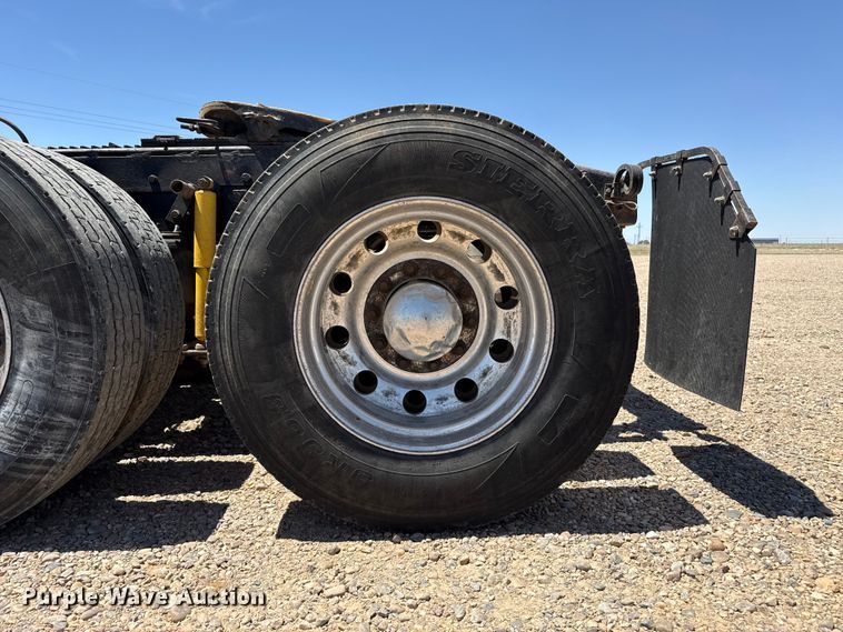 image for item FC2309 1999 Western Star 4964EX semi truck