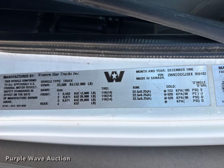 image for item FC2309 1999 Western Star 4964EX semi truck
