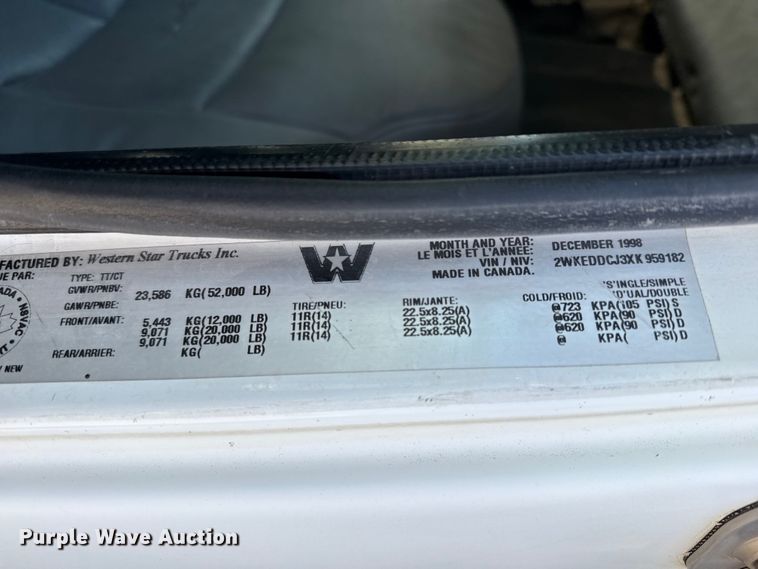 image for item FC2309 1999 Western Star 4964EX semi truck