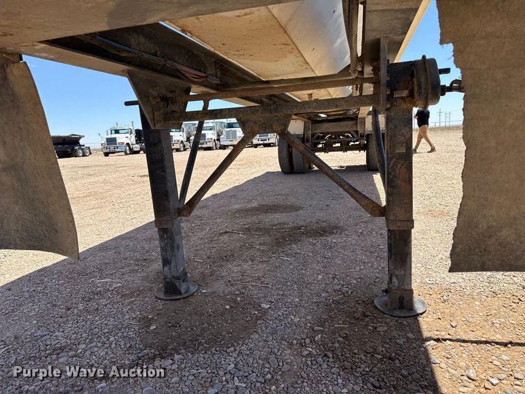 image for item FC2310 2007 Side Dump Industries DS39BCH1R2R11 side dump trailer