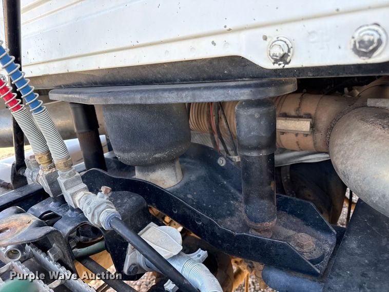 image for item FC2311 2001 Mack CH613 semi truck