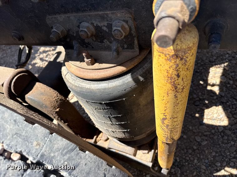 image for item FC2311 2001 Mack CH613 semi truck