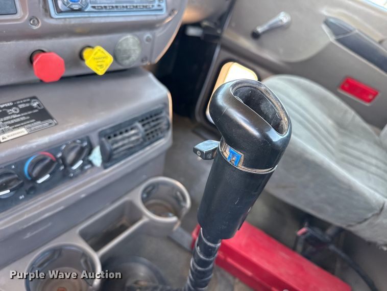 image for item FC2311 2001 Mack CH613 semi truck