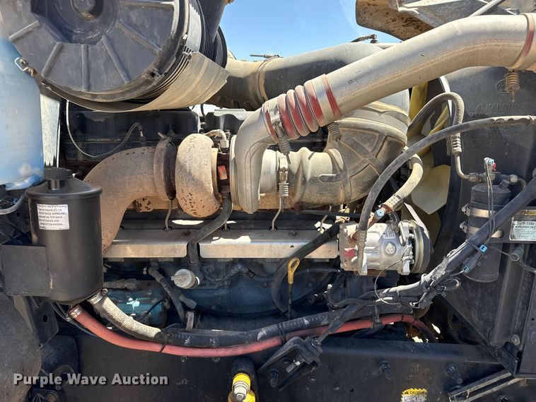 image for item FC2311 2001 Mack CH613 semi truck
