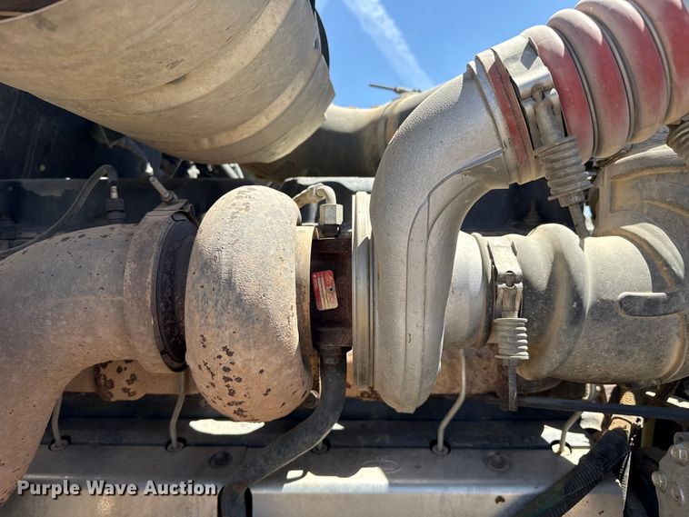 image for item FC2311 2001 Mack CH613 semi truck