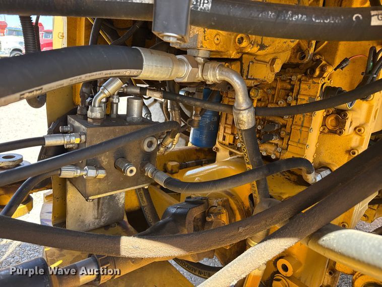image for item FC2314 2015 John Deere 724K high lift wheel loader