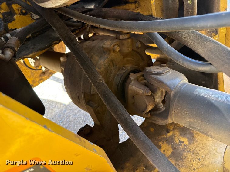 image for item FC2314 2015 John Deere 724K high lift wheel loader