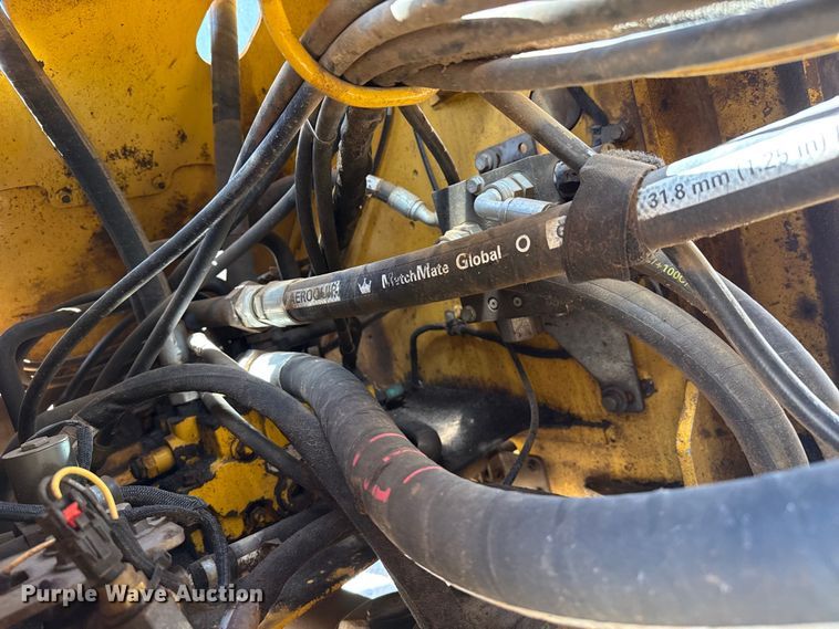 image for item FC2314 2015 John Deere 724K high lift wheel loader