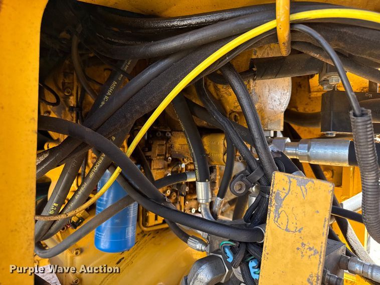image for item FC2314 2015 John Deere 724K high lift wheel loader
