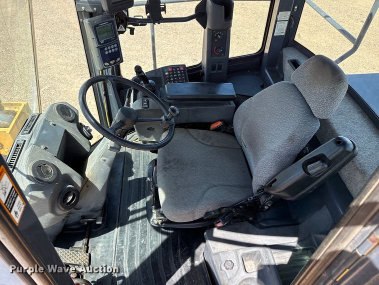 image for item FC2314 2015 John Deere 724K high lift wheel loader