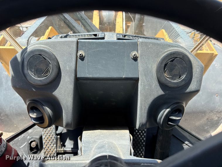 image for item FC2314 2015 John Deere 724K high lift wheel loader