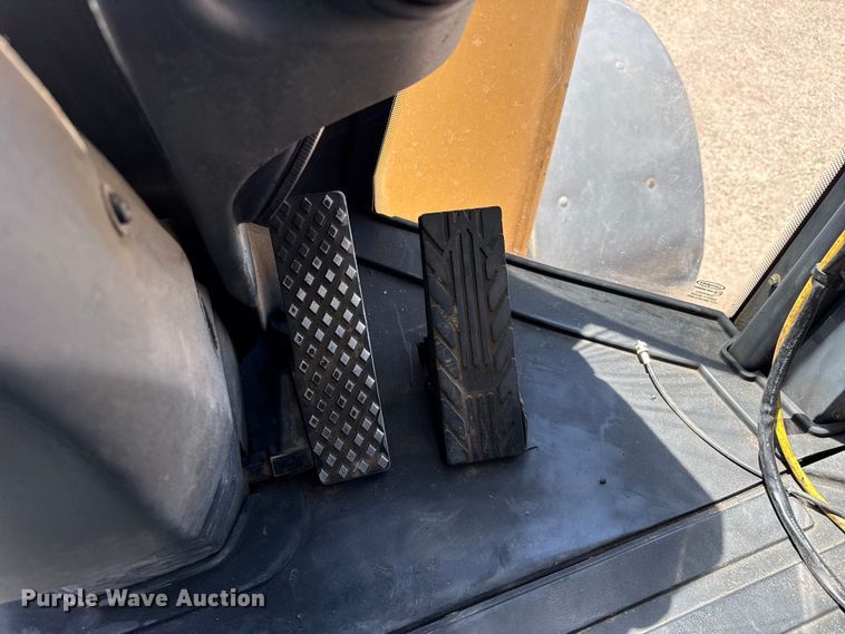 image for item FC2314 2015 John Deere 724K high lift wheel loader