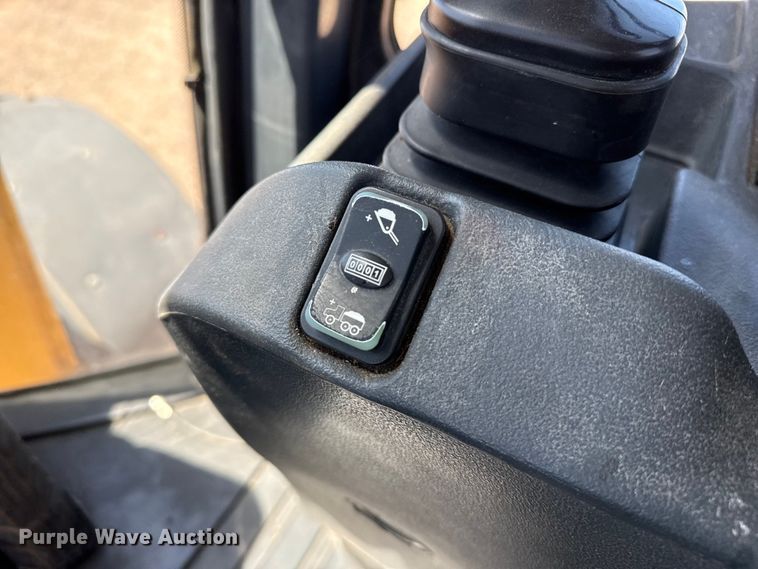 image for item FC2314 2015 John Deere 724K high lift wheel loader