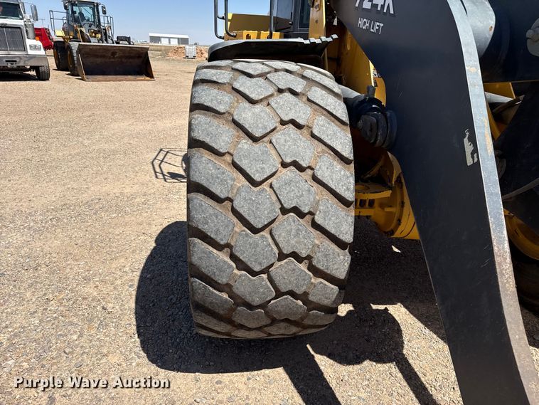 image for item FC2314 2015 John Deere 724K high lift wheel loader