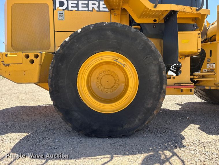 image for item FC2314 2015 John Deere 724K high lift wheel loader