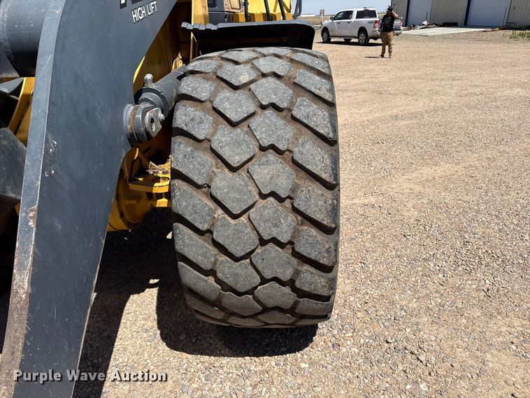 image for item FC2314 2015 John Deere 724K high lift wheel loader