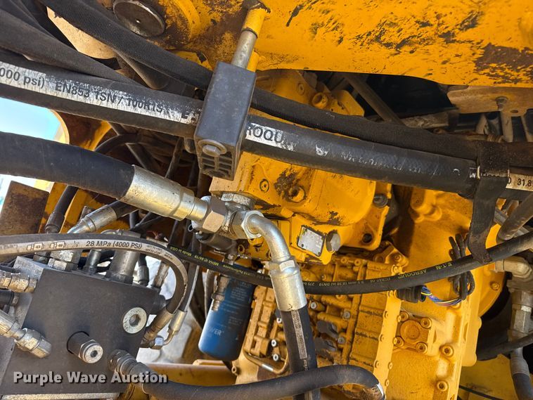 image for item FC2315 2014 John Deere 724K wheel loader