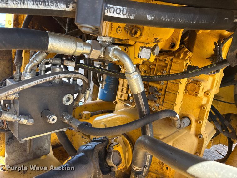 image for item FC2315 2014 John Deere 724K wheel loader