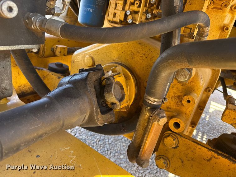 image for item FC2315 2014 John Deere 724K wheel loader