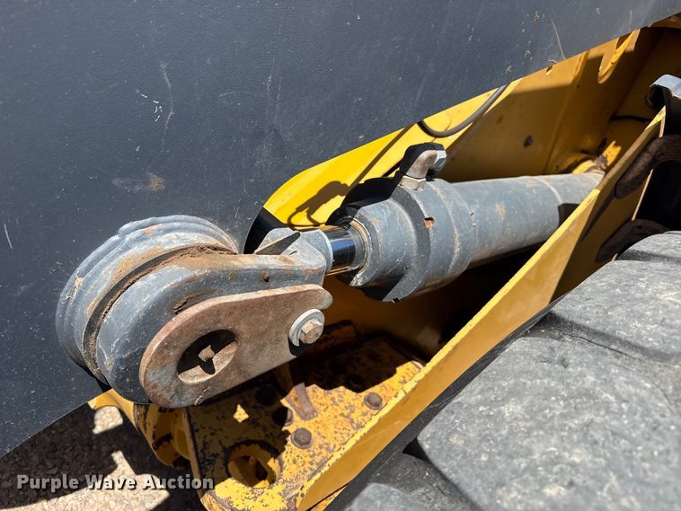 image for item FC2315 2014 John Deere 724K wheel loader