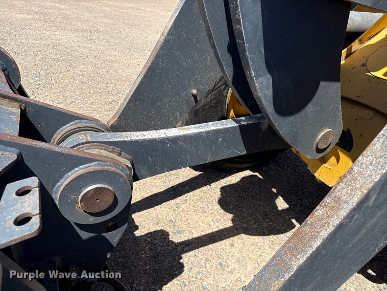 image for item FC2315 2014 John Deere 724K wheel loader