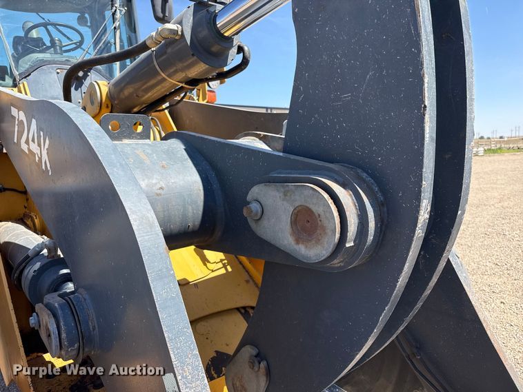 image for item FC2315 2014 John Deere 724K wheel loader