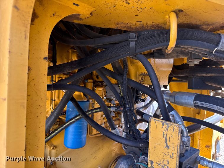 image for item FC2315 2014 John Deere 724K wheel loader