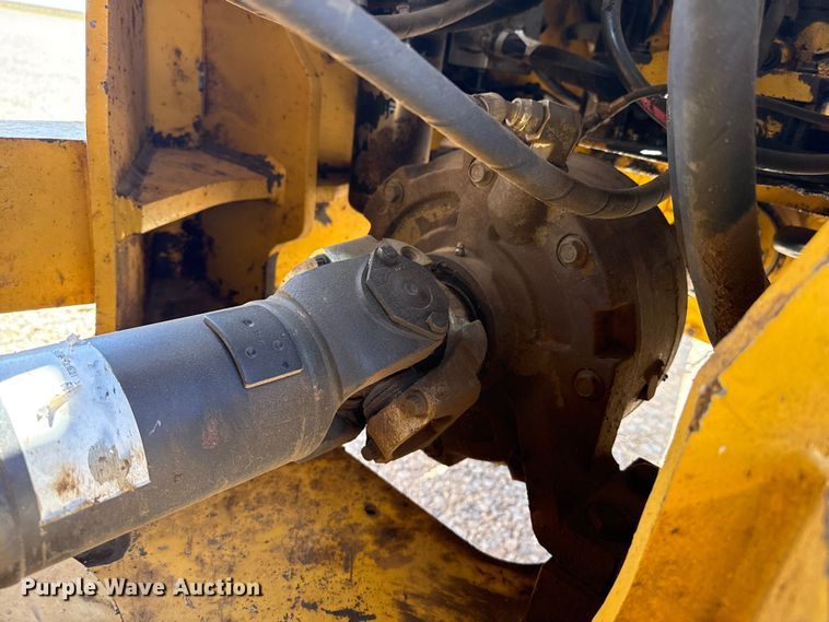 image for item FC2315 2014 John Deere 724K wheel loader