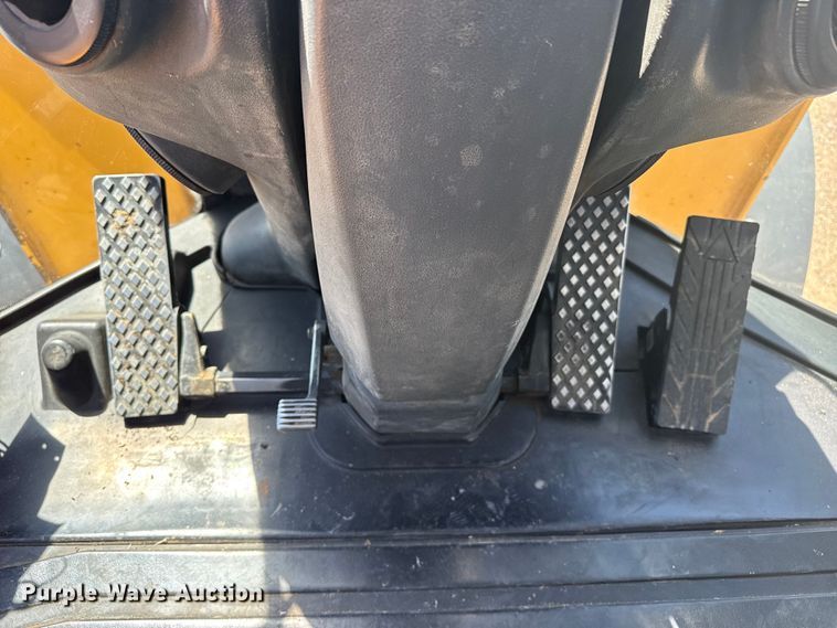 image for item FC2315 2014 John Deere 724K wheel loader