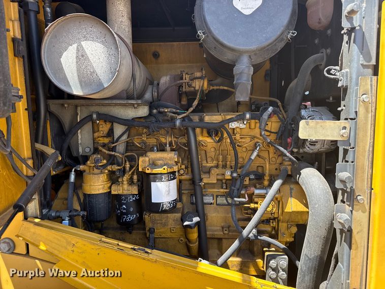 image for item FC2315 2014 John Deere 724K wheel loader