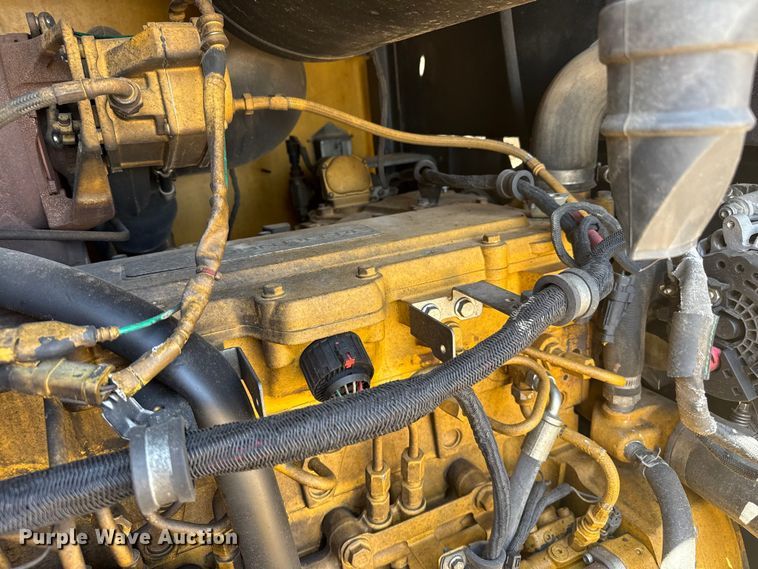 image for item FC2315 2014 John Deere 724K wheel loader