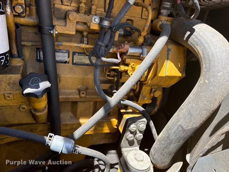 image for item FC2315 2014 John Deere 724K wheel loader