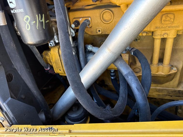image for item FC2315 2014 John Deere 724K wheel loader