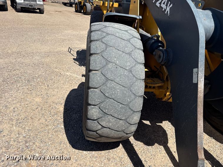 image for item FC2315 2014 John Deere 724K wheel loader