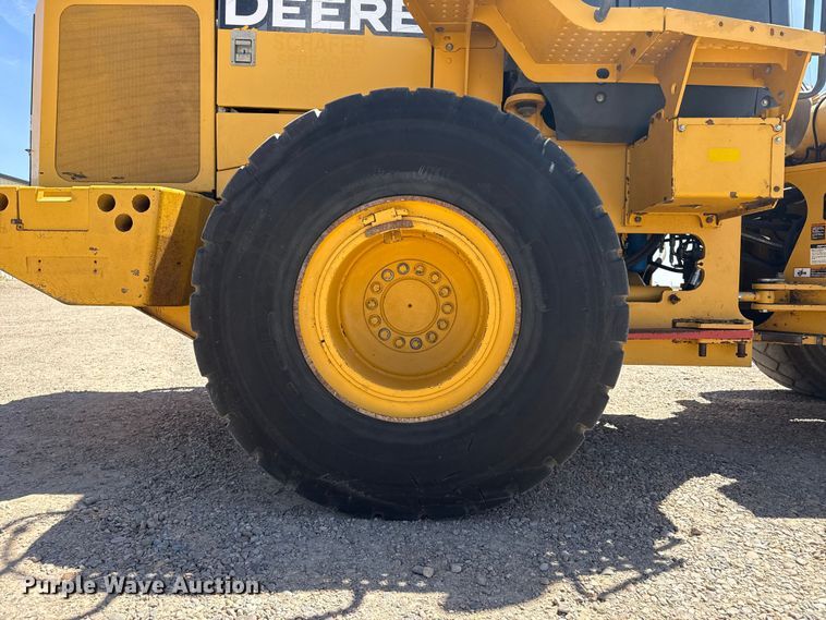 image for item FC2315 2014 John Deere 724K wheel loader
