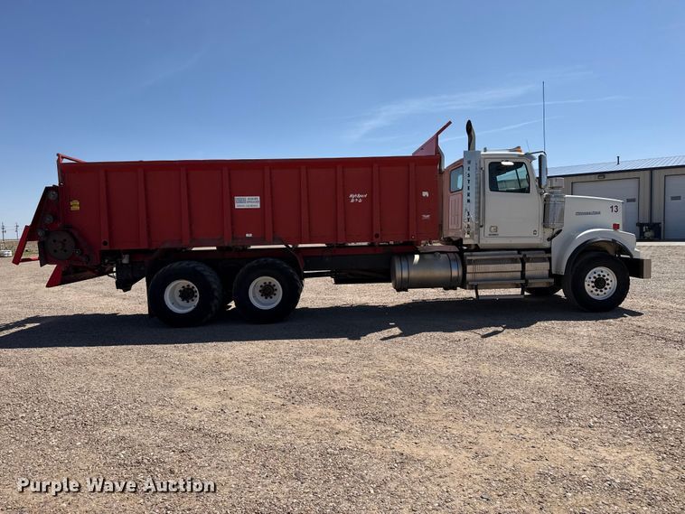 image for item FC2316 2018 Western Star 4900SF manure spreader truck