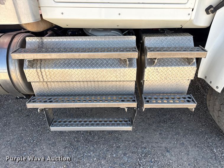 image for item FC2316 2018 Western Star 4900SF manure spreader truck