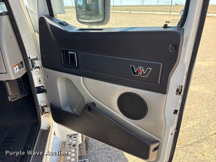 image for item FC2316 2018 Western Star 4900SF manure spreader truck
