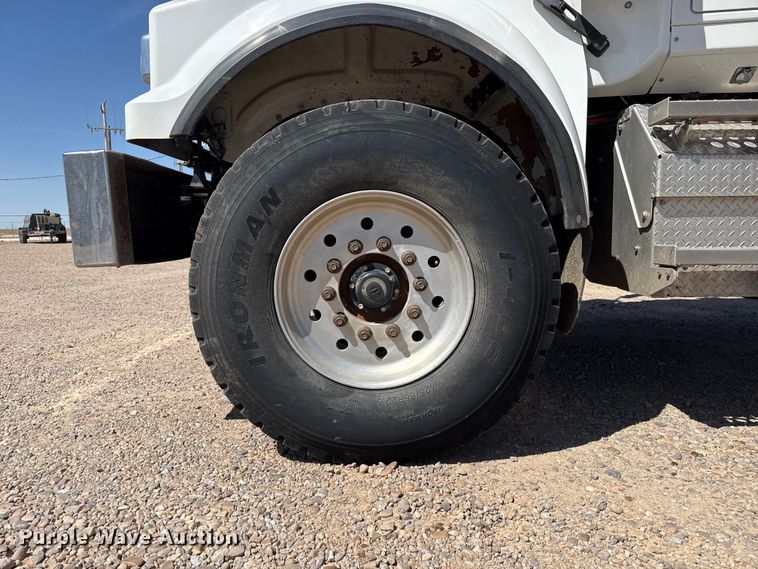 image for item FC2316 2018 Western Star 4900SF manure spreader truck