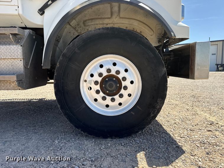 image for item FC2316 2018 Western Star 4900SF manure spreader truck
