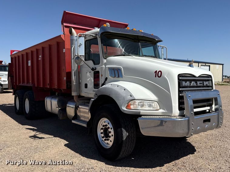 image for item FC2318 2012 Mack GU813 manure spreader truck