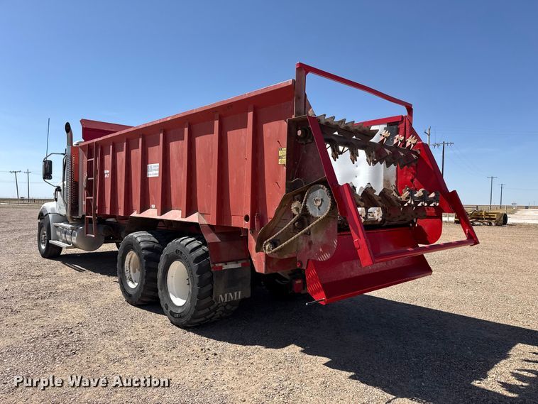 image for item FC2319 2023 Western Star 4900 manure spreader truck