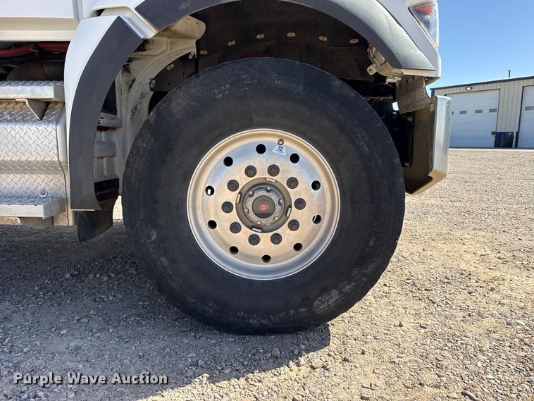 image for item FC2319 2023 Western Star 4900 manure spreader truck