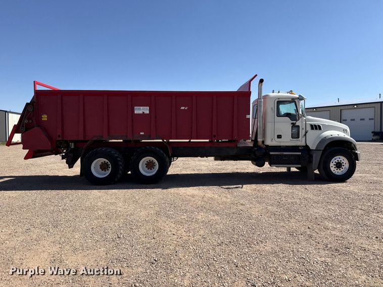 image for item FC2320 2018 Mack GU713 manure spreader truck