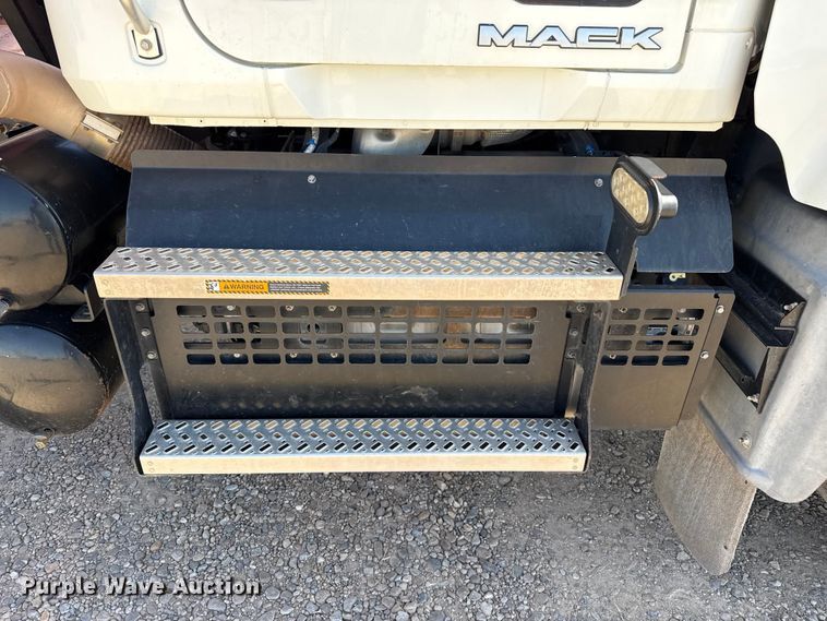 image for item FC2320 2018 Mack GU713 manure spreader truck