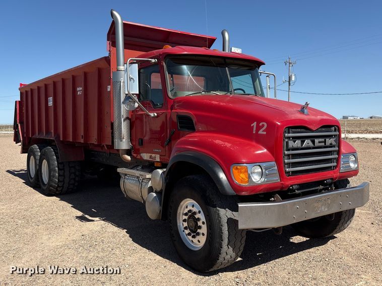 image for item FC2321 2007 Mack CV713 manure spreader truck